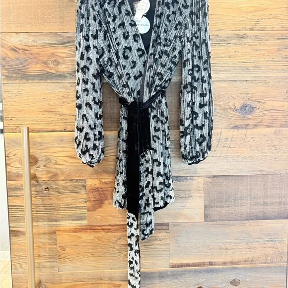 Retrofete SEQUIN Silver & Black Gabriella Leopard Print Mini Wrap Dress NWT - Picture 8 of 15